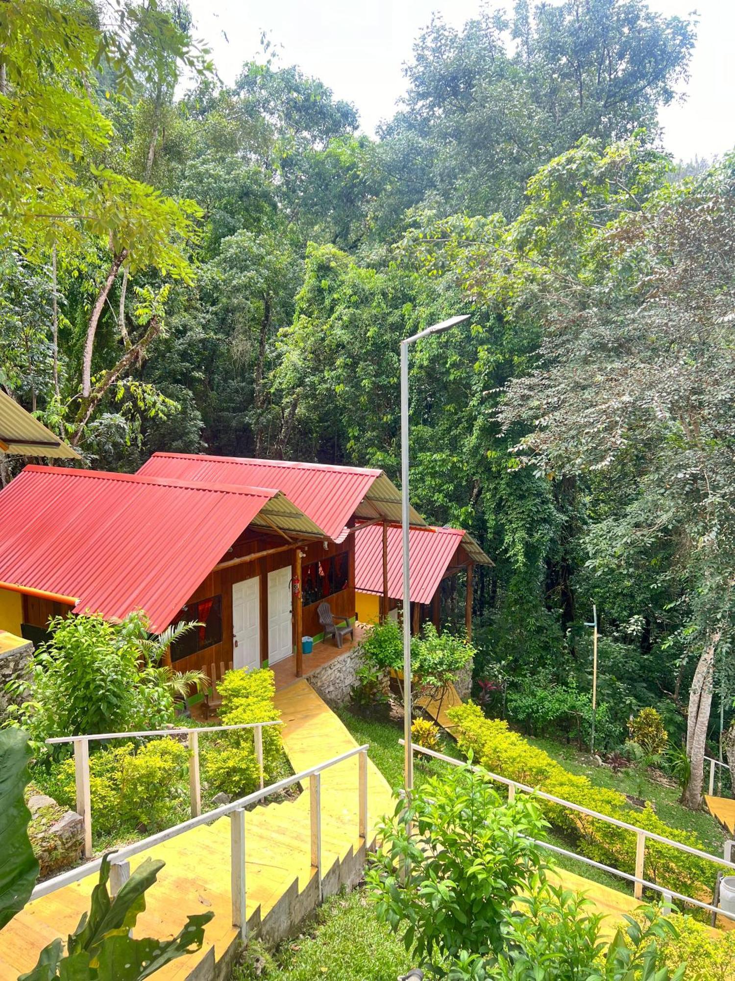 El Portal De Champey Vandrarhem Lanquín Exteriör bild